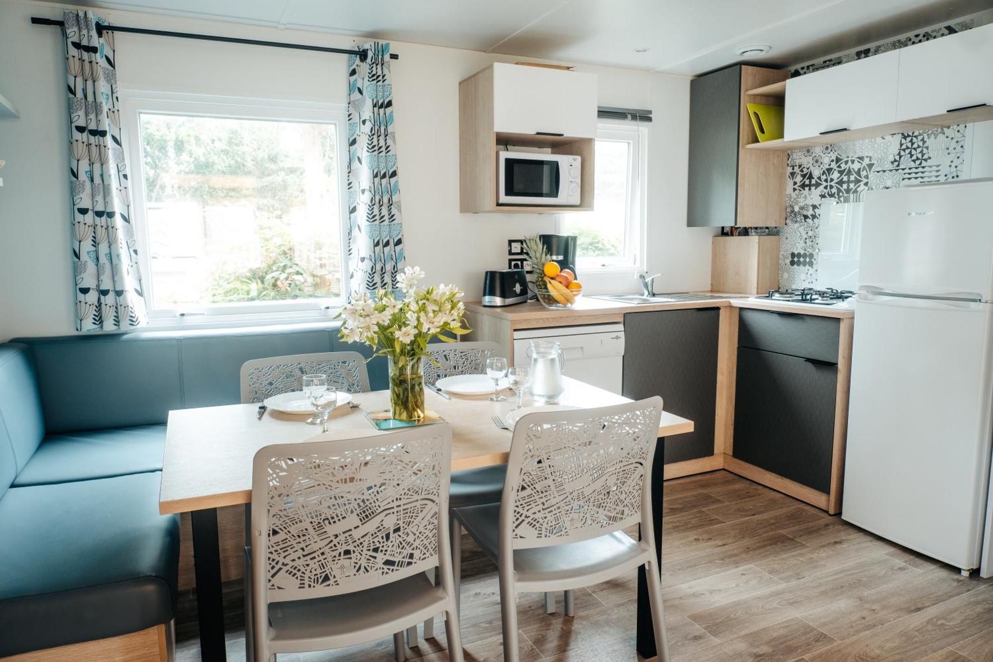 Mobil Home Xxl 4 Chambres - Camping Le Viaduc Мийо Екстериор снимка